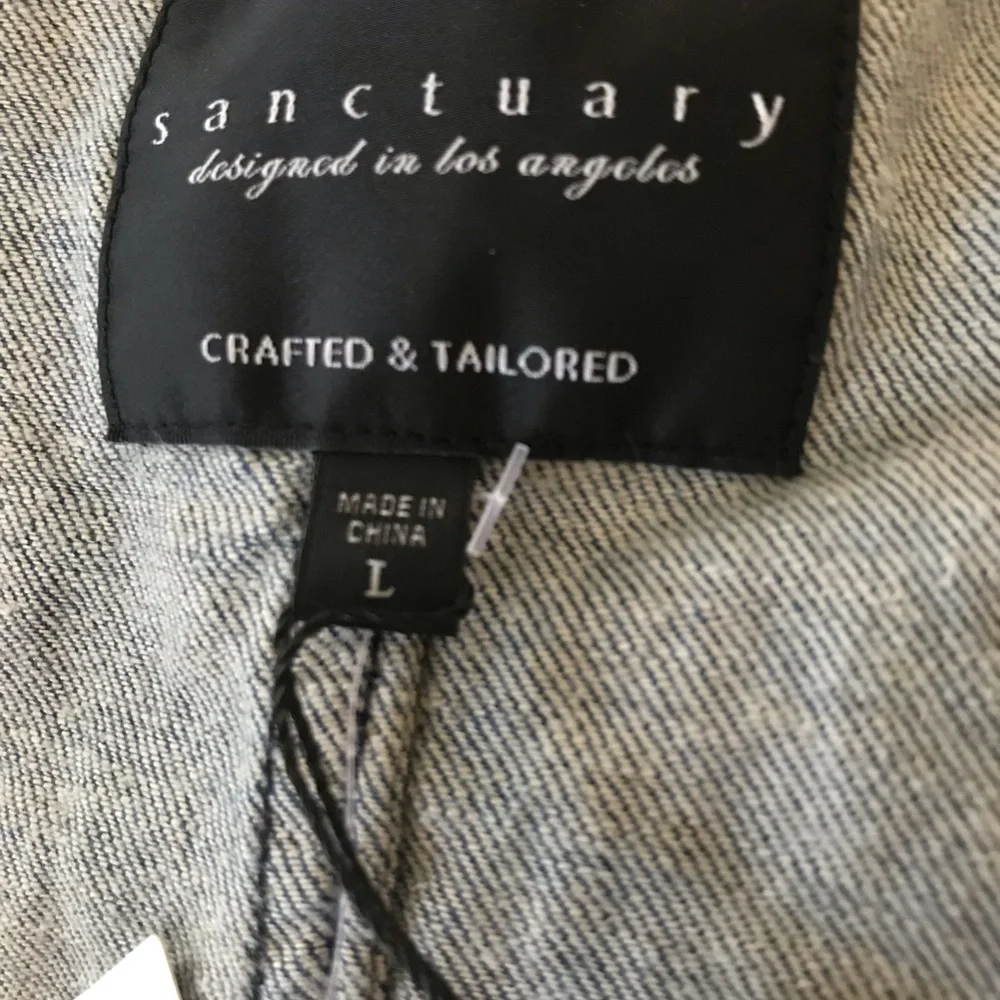 ๐ Sanctuary Walking Vest - Picture 4 of 6